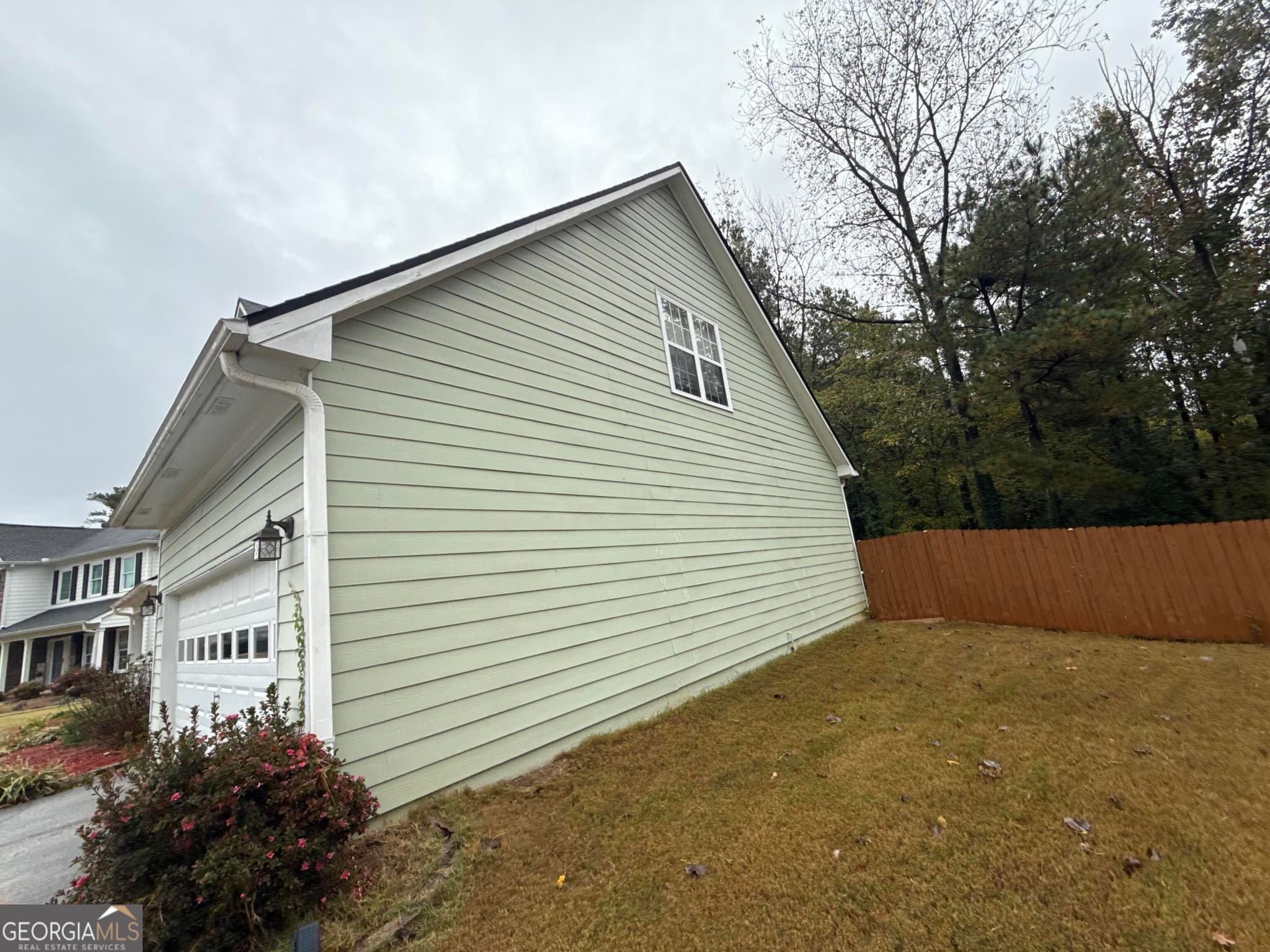 5 bedroom, 2.5 bathroom, 2,500 sq ft single family residence for sale at 2117 Caneridge Drive, Marietta, GA 30064 — photo 6