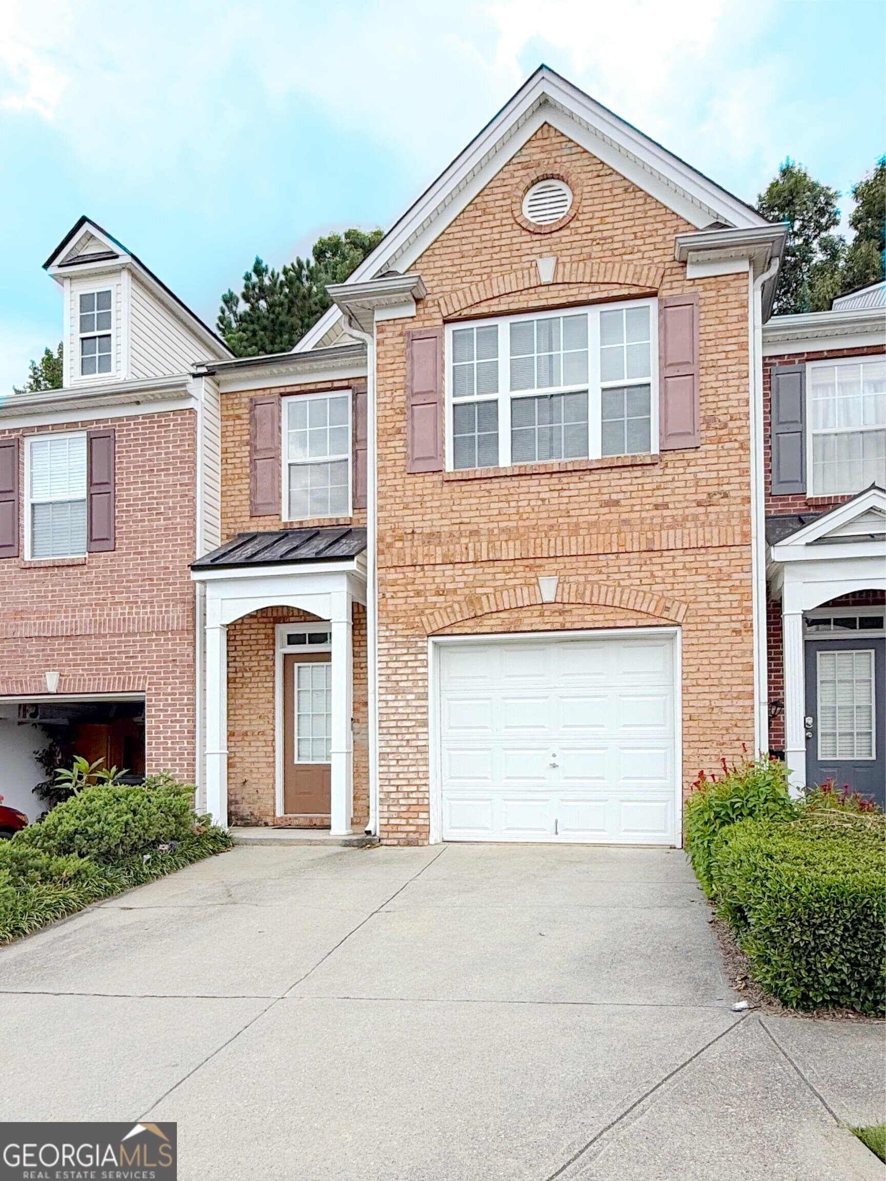 3 bedroom, 2.5 bathroom, 1,696 sq ft townhouse for rent at 3845 Grovemont Place, Duluth, GA 30096 for $2,100 a month — photo 2