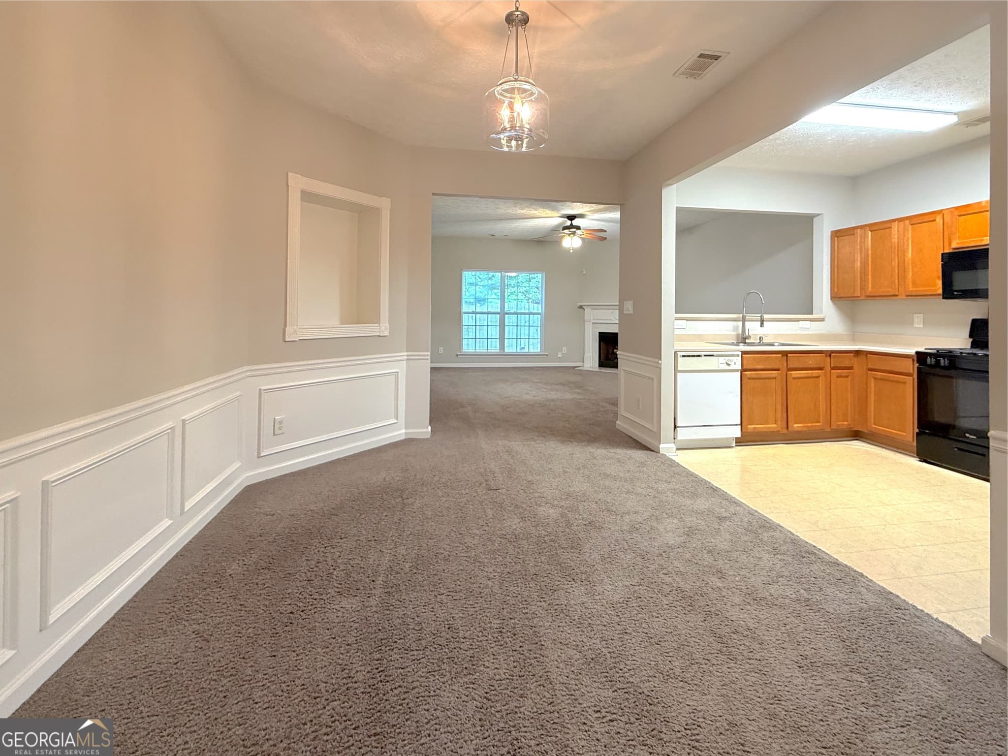 3 bedroom, 2.5 bathroom, 1,696 sq ft townhouse for rent at 3845 Grovemont Place, Duluth, GA 30096 for $2,100 a month — photo 5