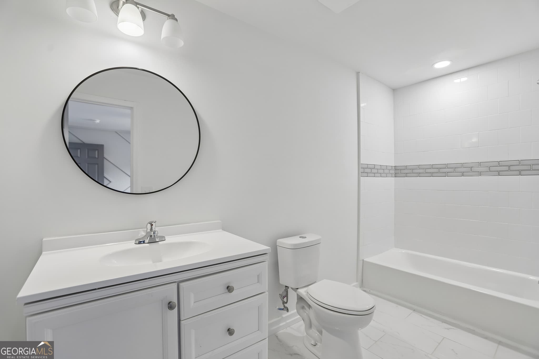 6 bedroom, 4 bathroom, 4,117 sq ft single family residence for sale at 35 Fourwood Drive, Covington, GA 30016 — photo 5