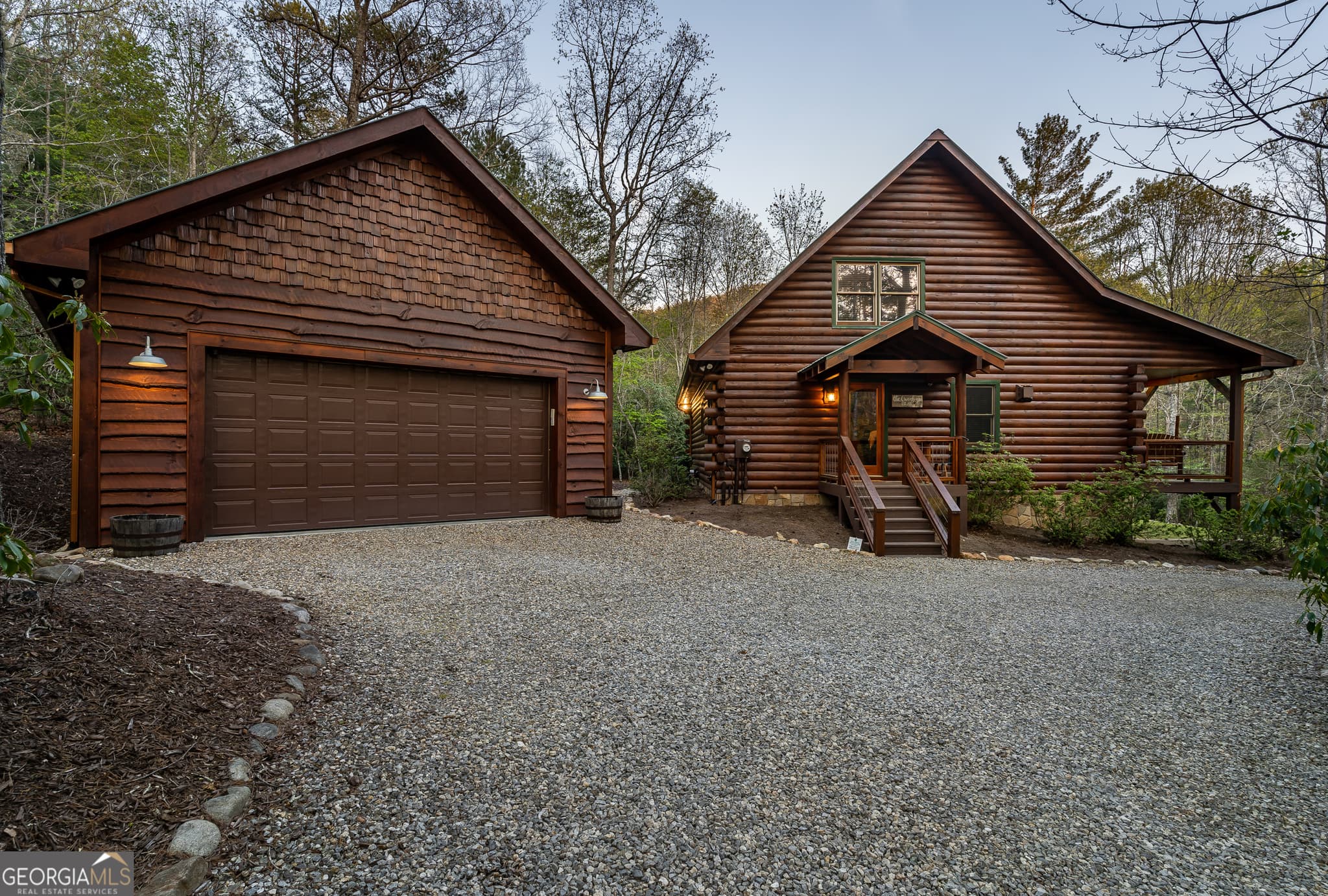2 bedroom, 2.5 bathroom, 2,580 sq ft cabin,single family residence sold at 91 Oakwood Drive, Blairsville, GA 30512