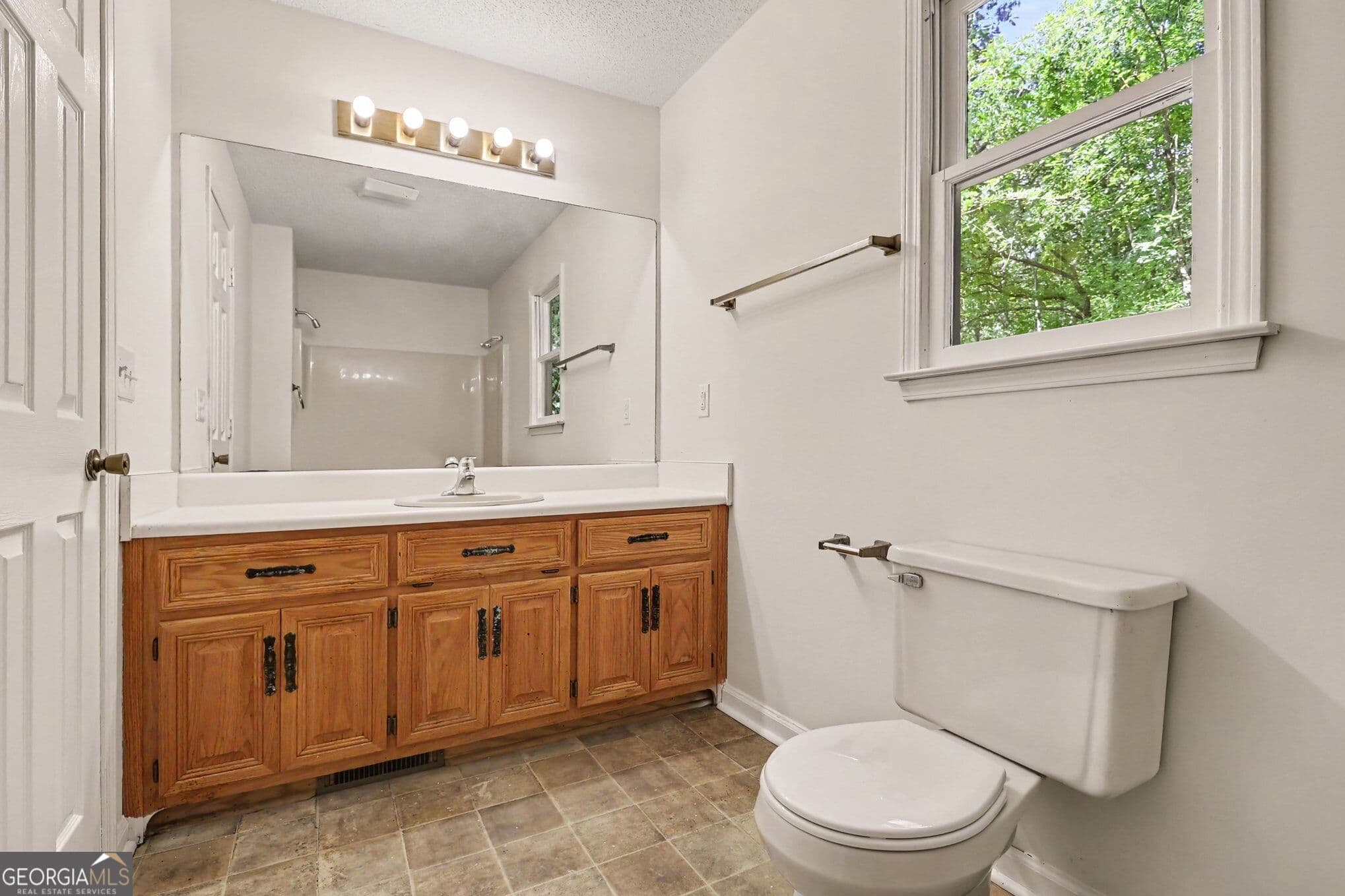 3 bedroom, 3 bathroom, 2,696 sq ft single family residence for sale at 241 Moss Cove Road, Blairsville, GA 30512 — photo 6