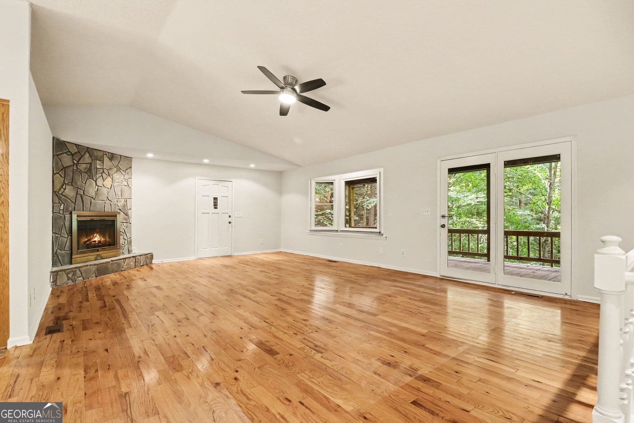 3 bedroom, 3 bathroom, 2,696 sq ft single family residence for sale at 241 Moss Cove Road, Blairsville, GA 30512 — photo 3
