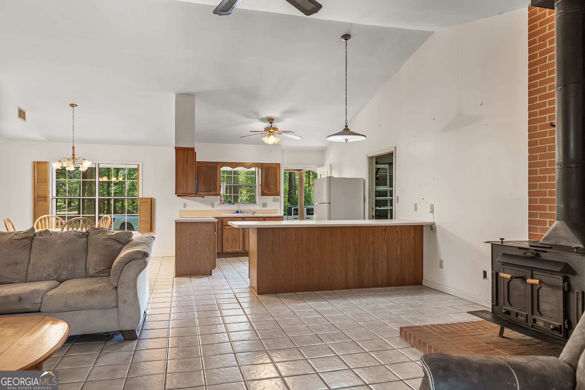3 bedroom, 2 bathroom, 1,601 sq ft single family residence for sale at 139 Riverview Drive, Bainbridge, GA 39817 — photo 5