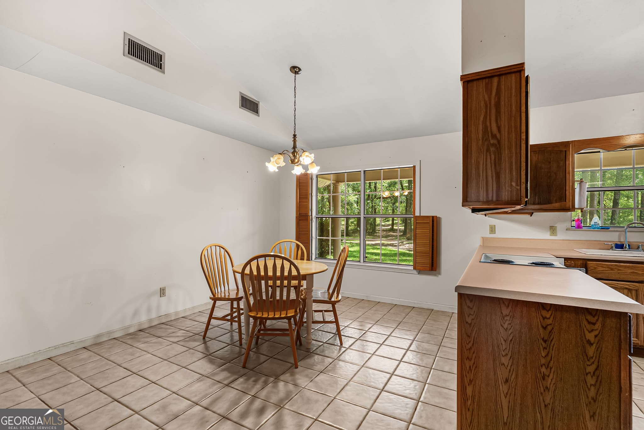 3 bedroom, 2 bathroom, 1,601 sq ft single family residence for sale at 139 Riverview Drive, Bainbridge, GA 39817 — photo 8