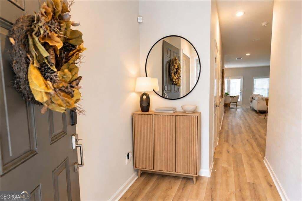 3 bedroom, 2.5 bathroom, 1,535 sq ft townhouse for sale at 2857 Regal Park, Atlanta, GA 30318 — photo 5