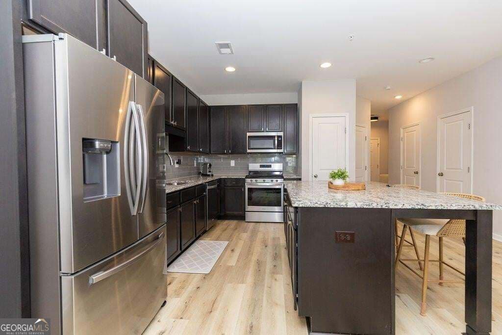 3 bedroom, 2.5 bathroom, 1,535 sq ft townhouse for sale at 2857 Regal Park, Atlanta, GA 30318 — photo 8