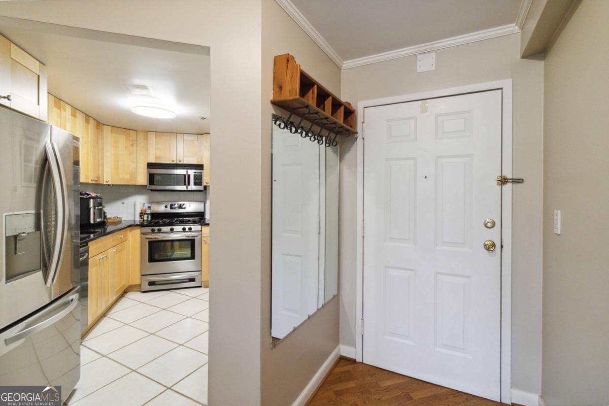 2 bedroom, 2 bathroom condominium for rent at 1501 Clairmont Road 822, Decatur, GA 30033 for $2,400 a month — photo 5