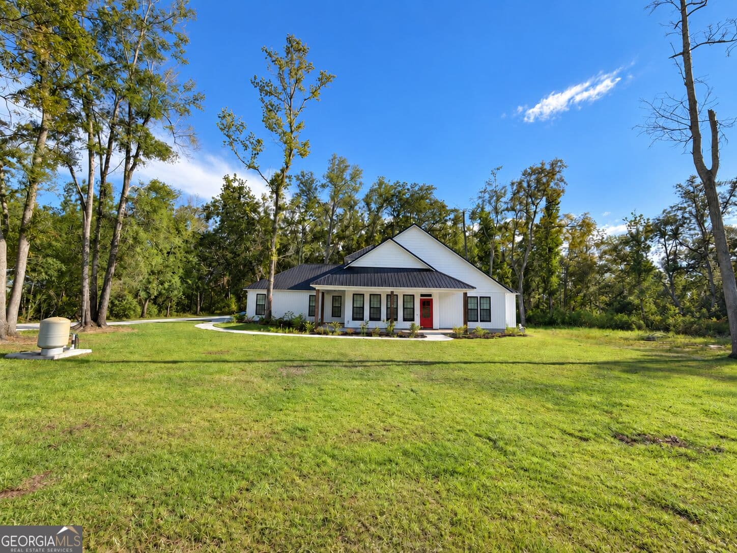 4 bedroom, 2 bathroom, 2,373 sq ft single family residence for sale at 6325 Chug A Lug Road, Hahira, GA 31632 — photo 3