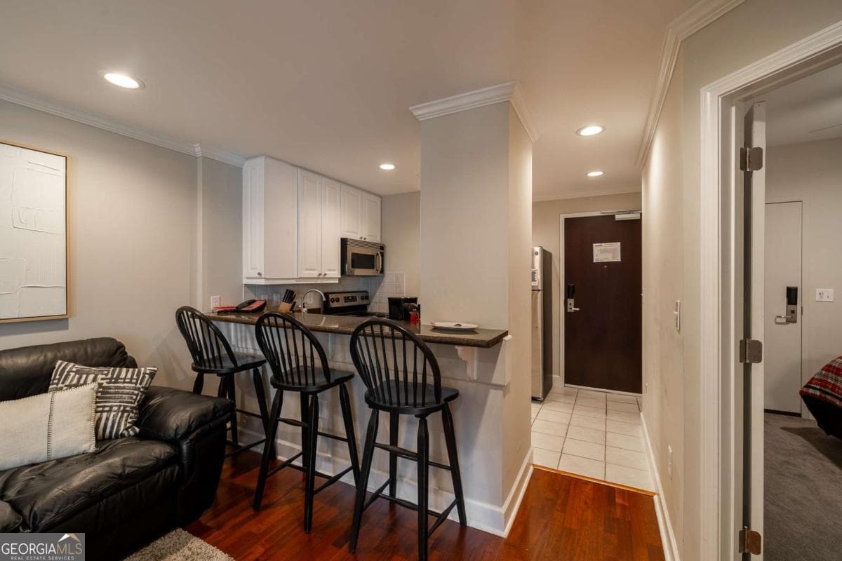 2 bedroom, 2 bathroom, 768 sq ft condominium for sale at 250 Broad Street 720, Athens, GA 30601 — photo 7