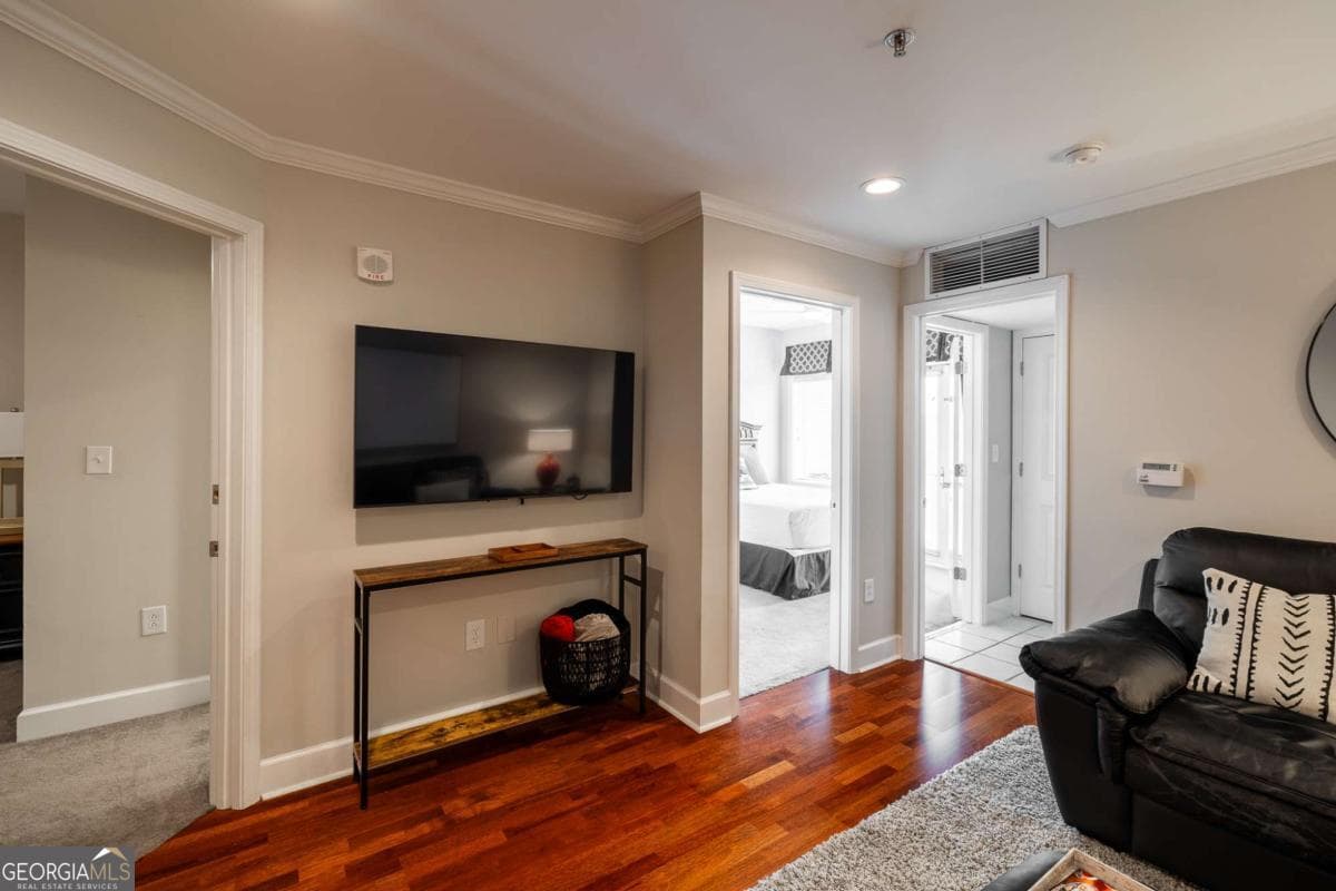 2 bedroom, 2 bathroom, 768 sq ft condominium for sale at 250 Broad Street 720, Athens, GA 30601 — photo 5