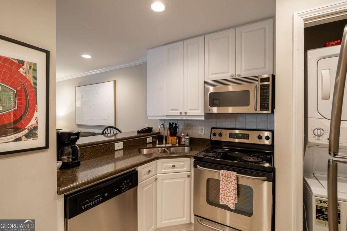 2 bedroom, 2 bathroom, 768 sq ft condominium for sale at 250 Broad Street 720, Athens, GA 30601 — photo 9
