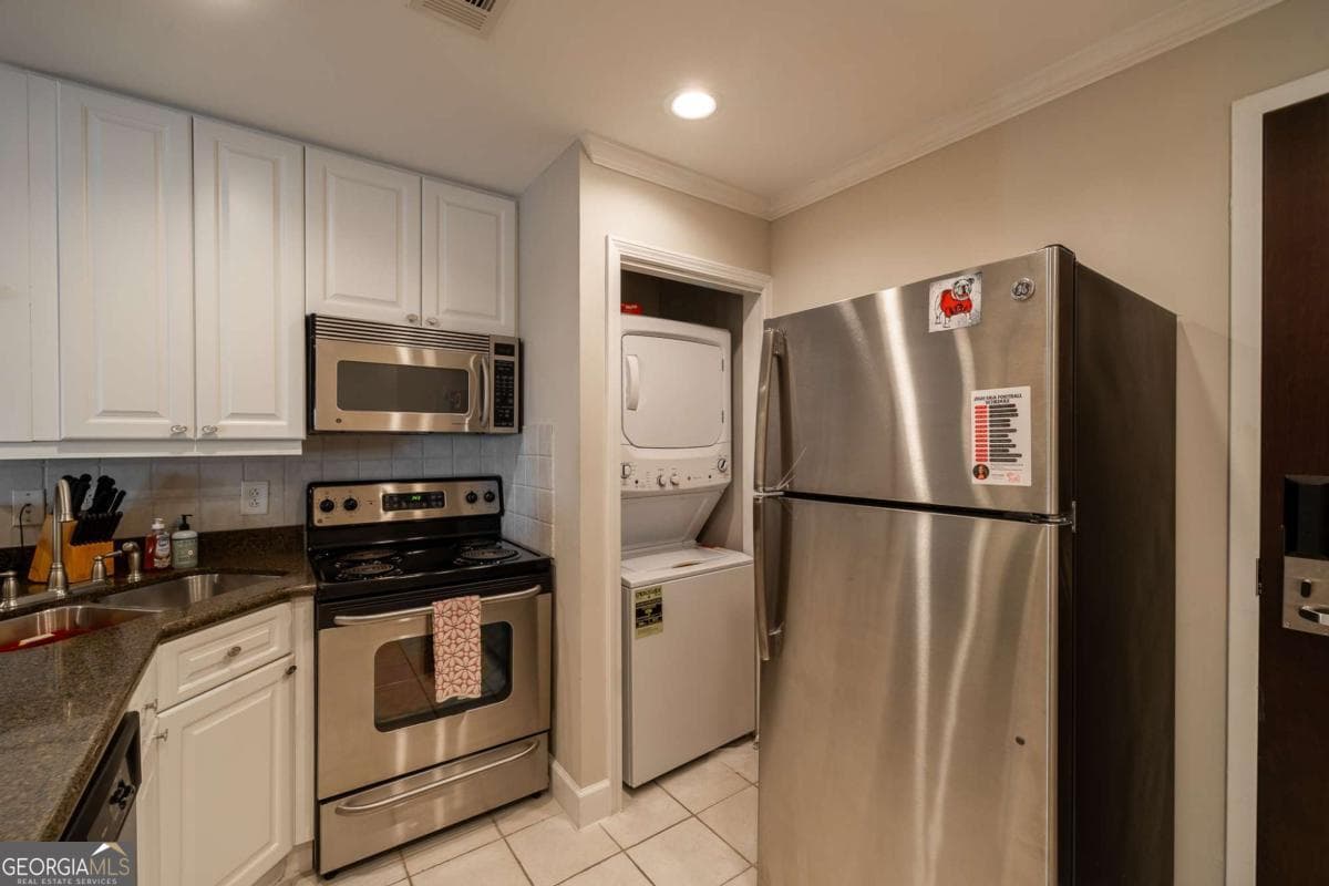 2 bedroom, 2 bathroom, 768 sq ft condominium for sale at 250 Broad Street 720, Athens, GA 30601 — photo 8