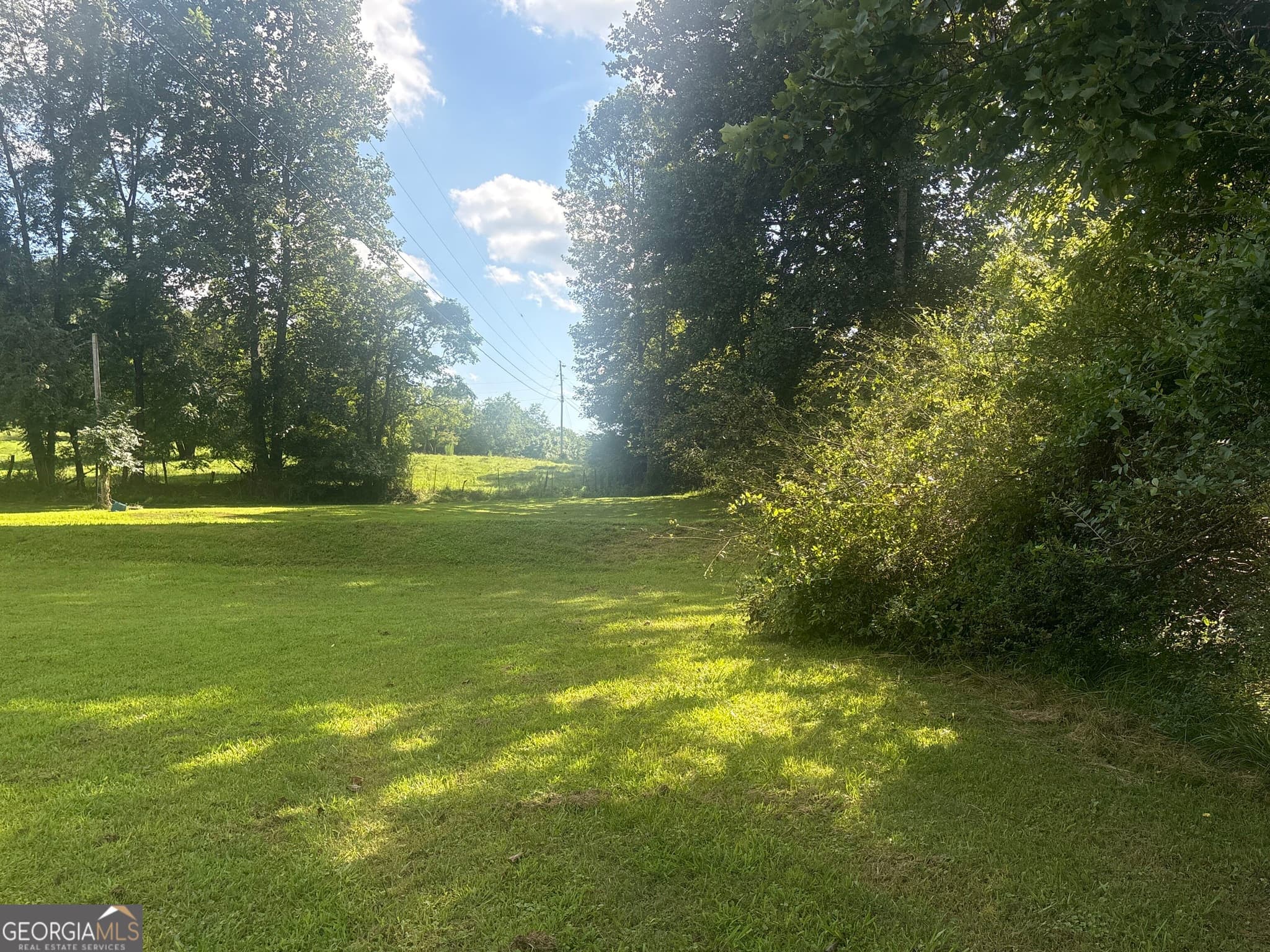3 bedroom, 2 bathroom, 1,424 sq ft single family residence for sale at 6090 Murphy Highway, Mineral Bluff, GA 30559 — photo 2