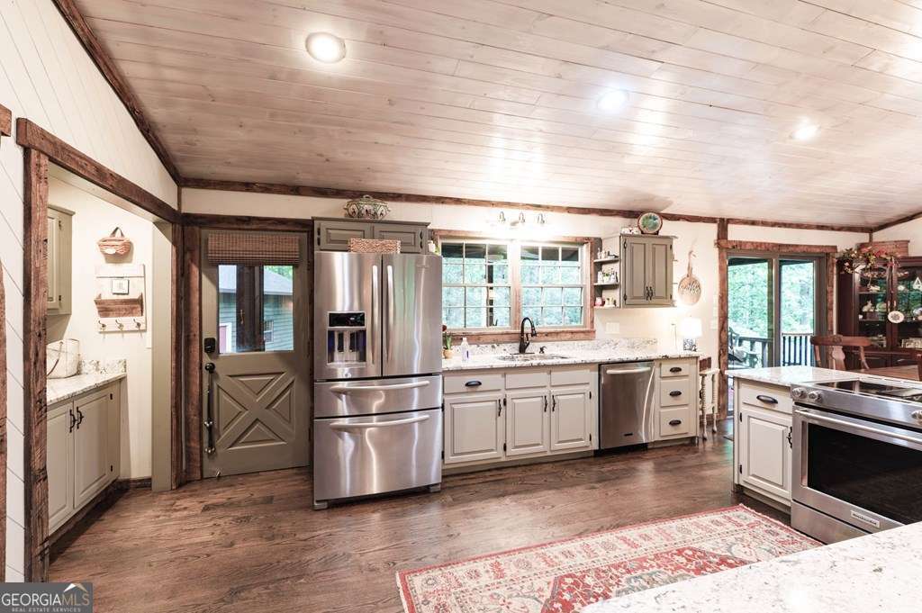 3 bedroom, 3.5 bathroom, 3,328 sq ft single family residence under contract at 11 Treasure Lane, Blairsville, GA 30512 — photo 10