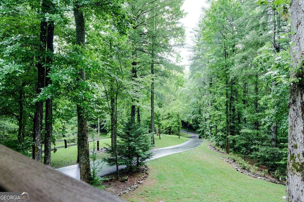 3 bedroom, 3.5 bathroom, 3,328 sq ft single family residence under contract at 11 Treasure Lane, Blairsville, GA 30512 — photo 4