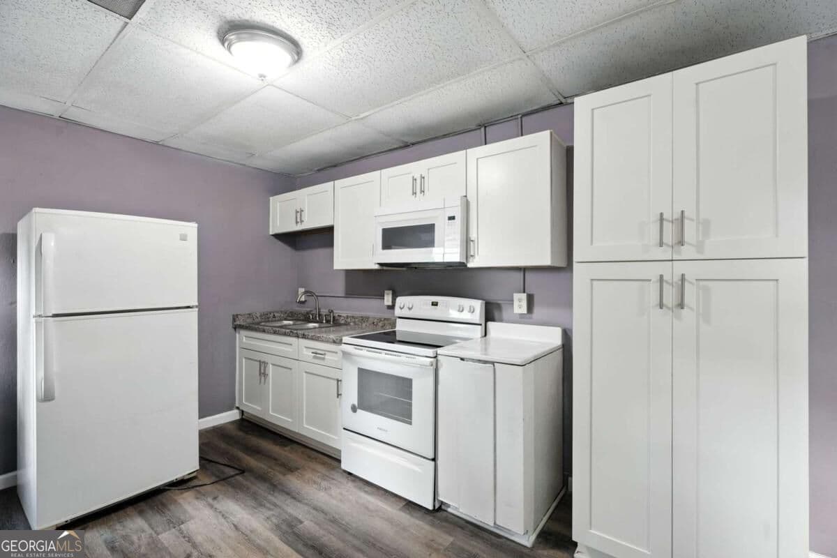 2 bedroom, 1 bathroom duplex for rent at 1527 Langston Avenue B, Atlanta, GA 30310 for $1,450 a month — photo 3