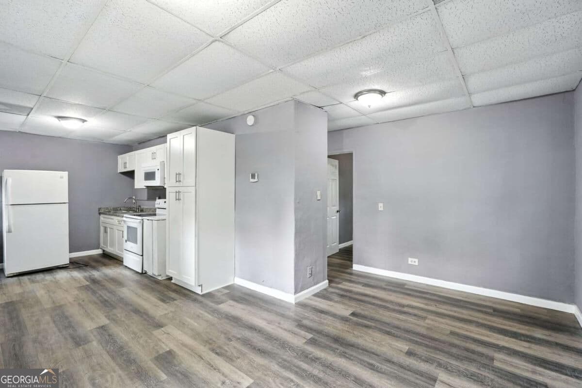 2 bedroom, 1 bathroom duplex for rent at 1527 Langston Avenue B, Atlanta, GA 30310 for $1,450 a month — photo 4