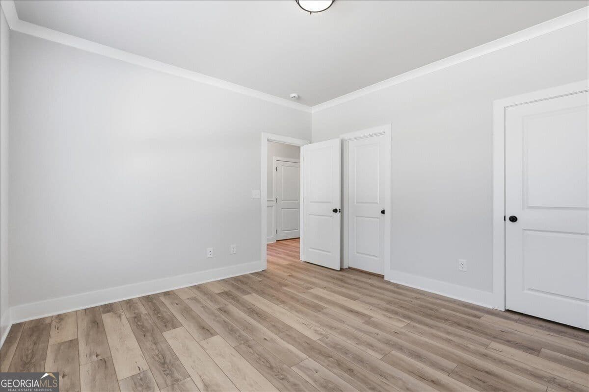 6 bedroom, 4 bathroom, 2,959 sq ft single family residence for sale at 2420 Reserve Manor Court, Lawrenceville, GA 30043 — photo 9