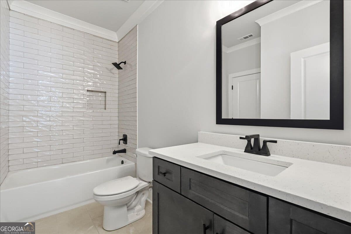 6 bedroom, 4 bathroom, 2,959 sq ft single family residence for sale at 2420 Reserve Manor Court, Lawrenceville, GA 30043 — photo 10