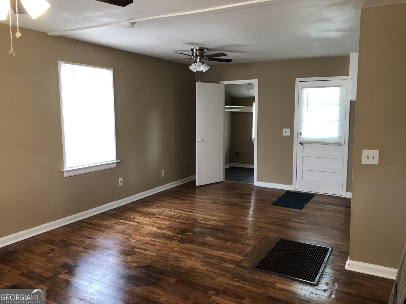 3 bedroom, 1 bathroom, 937 sq ft single family residence for rent at 513 Wilson Avenue, Rome, GA 30161 for $1,375 a month — photo 2