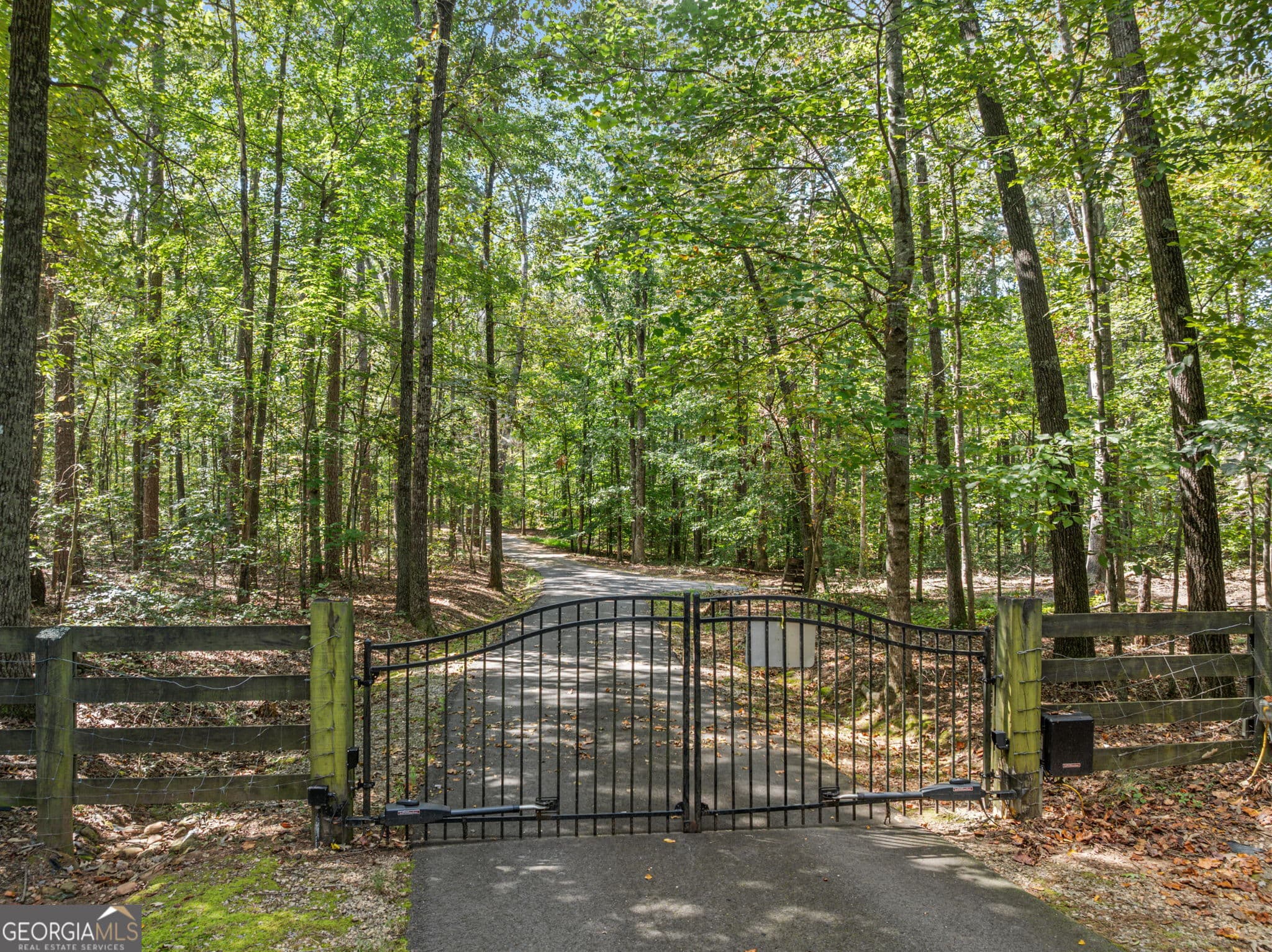 5 bedroom, 4 bathroom, 3,067 sq ft single family residence for sale at 357 Birchwood Drive, Clarkesville, GA 30523 — photo 3