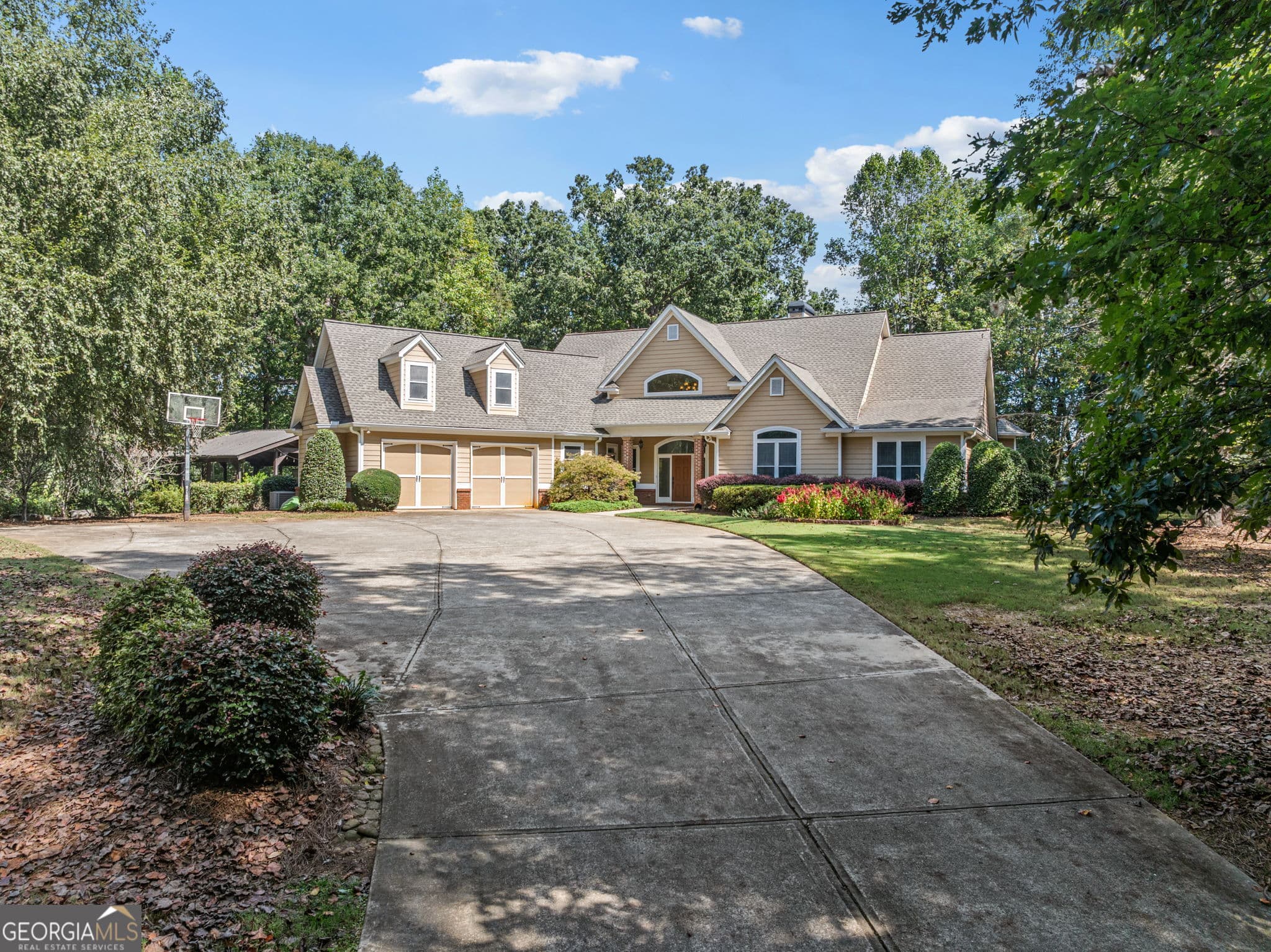5 bedroom, 4 bathroom, 3,067 sq ft single family residence for sale at 357 Birchwood Drive, Clarkesville, GA 30523 — photo 4
