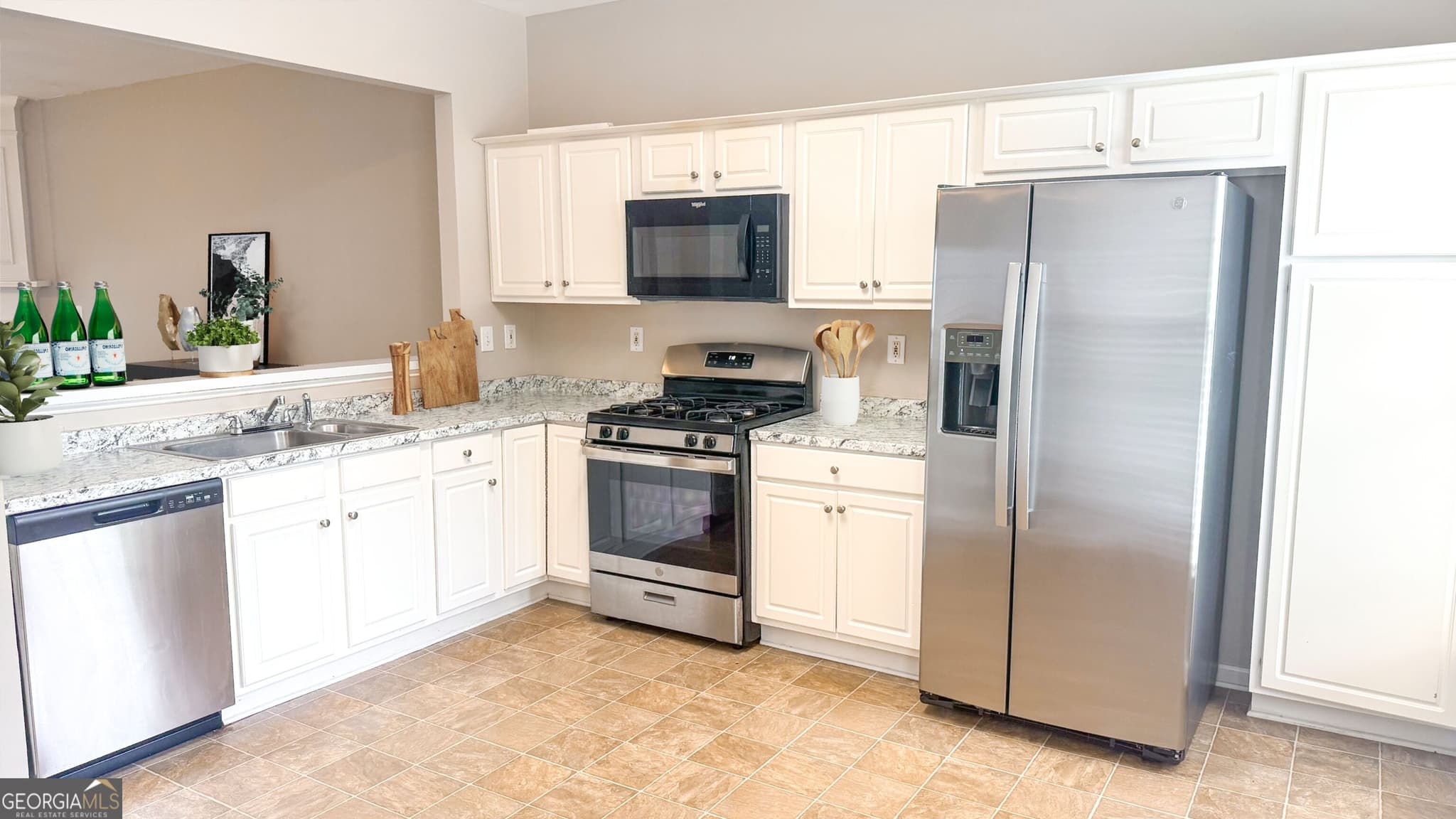 3 bedroom, 3 bathroom, 1,902 sq ft townhouse for sale at 4014 Howell Park Road, Duluth, GA 30096 — photo 6