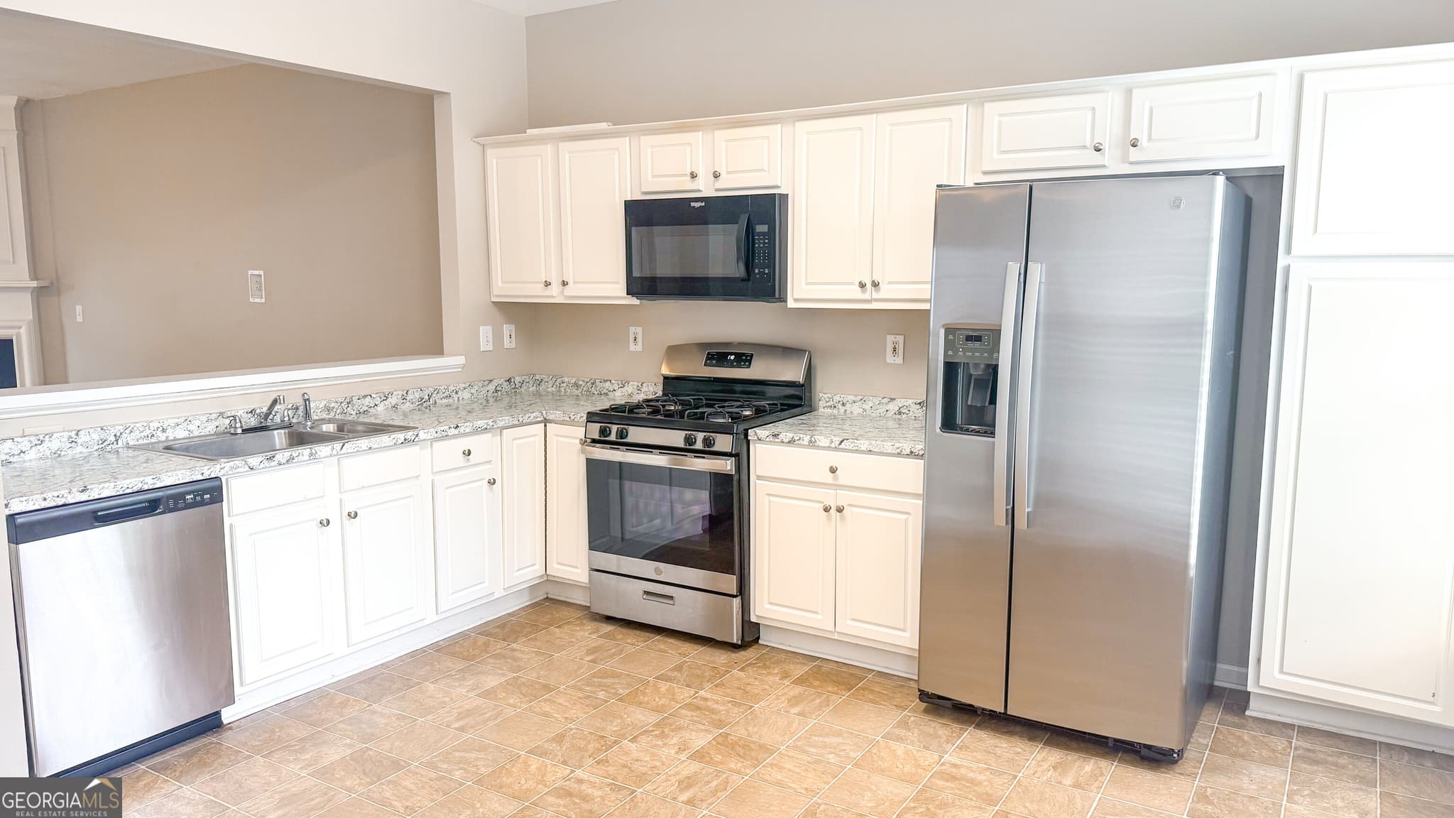3 bedroom, 3 bathroom, 1,902 sq ft townhouse for sale at 4014 Howell Park Road, Duluth, GA 30096 — photo 7