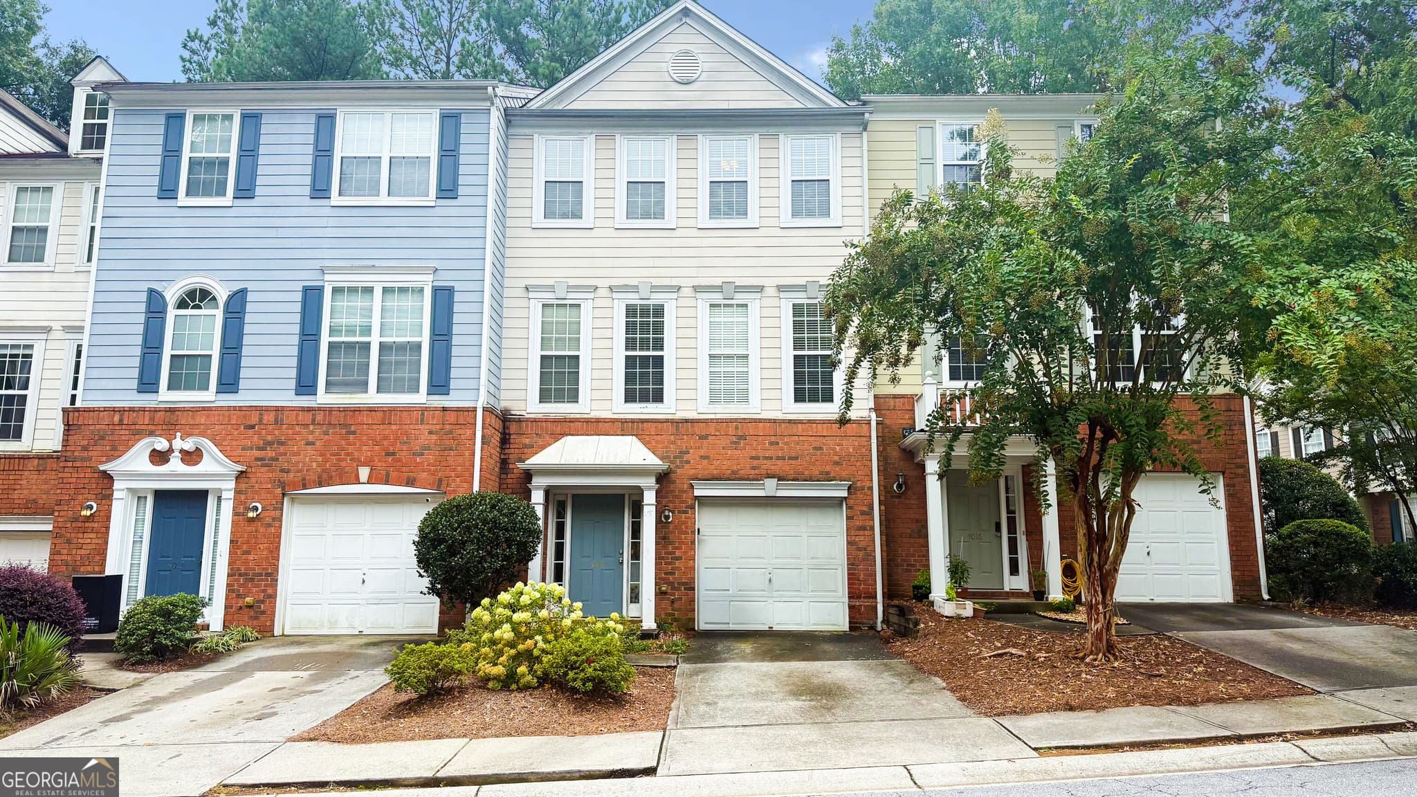 3 bedroom, 3 bathroom, 1,902 sq ft townhouse for sale at 4014 Howell Park Road, Duluth, GA 30096