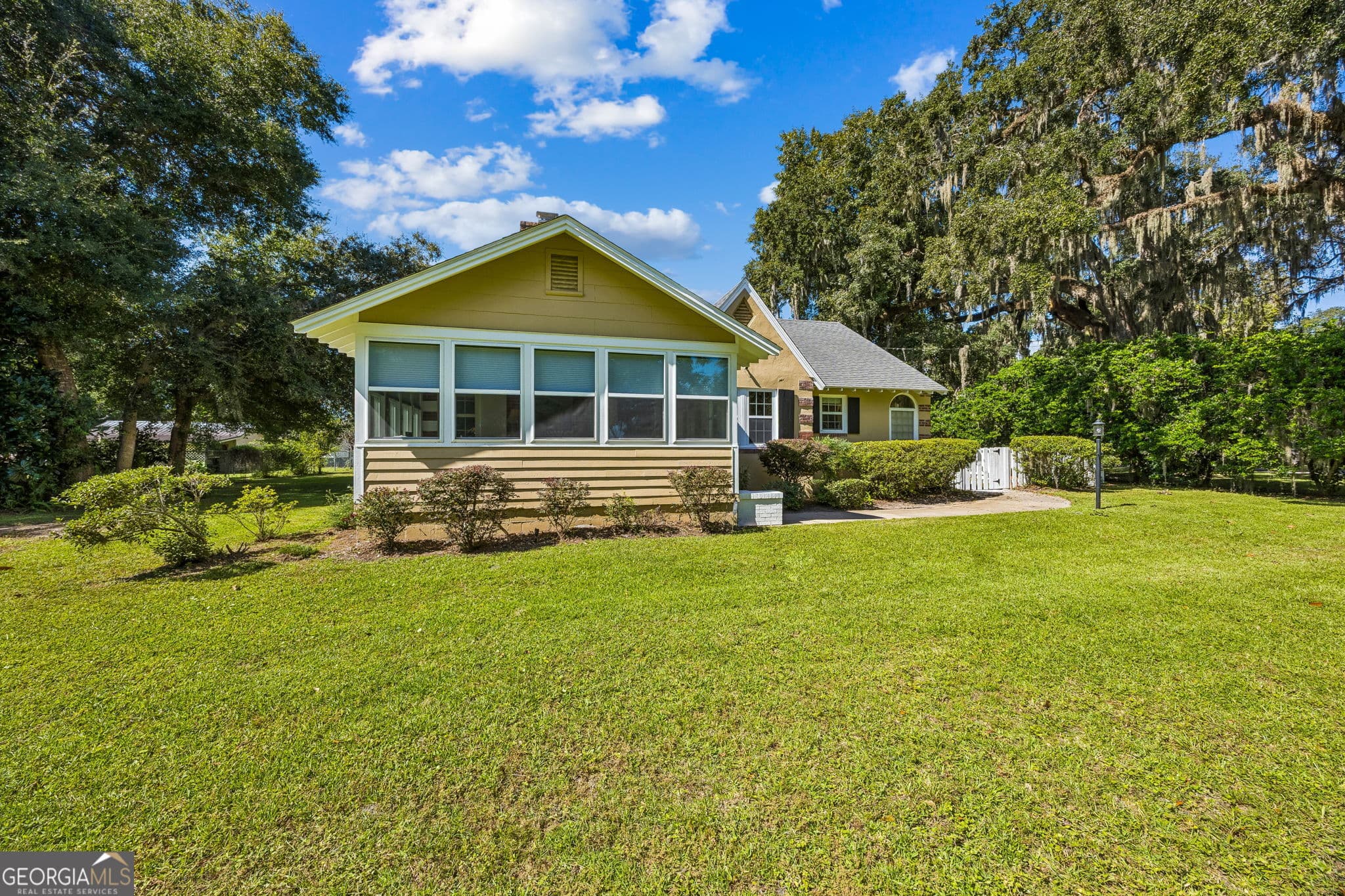 4 bedroom, 2 bathroom, 1,631 sq ft single family residence for sale at 607 Norris Street, St. Marys, GA 31558 — photo 3