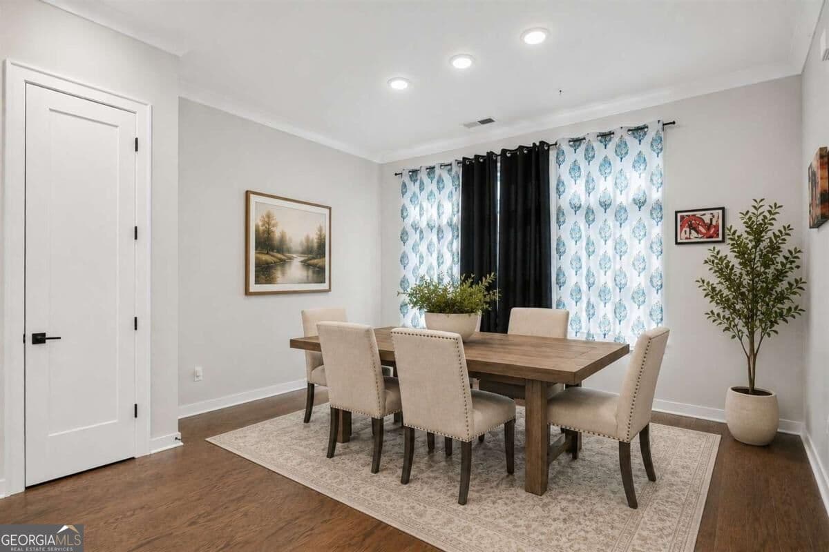 4 bedroom, 3.5 bathroom, 2,364 sq ft townhouse for sale at 495 Ashbury Drive, Roswell, GA 30076 — photo 7