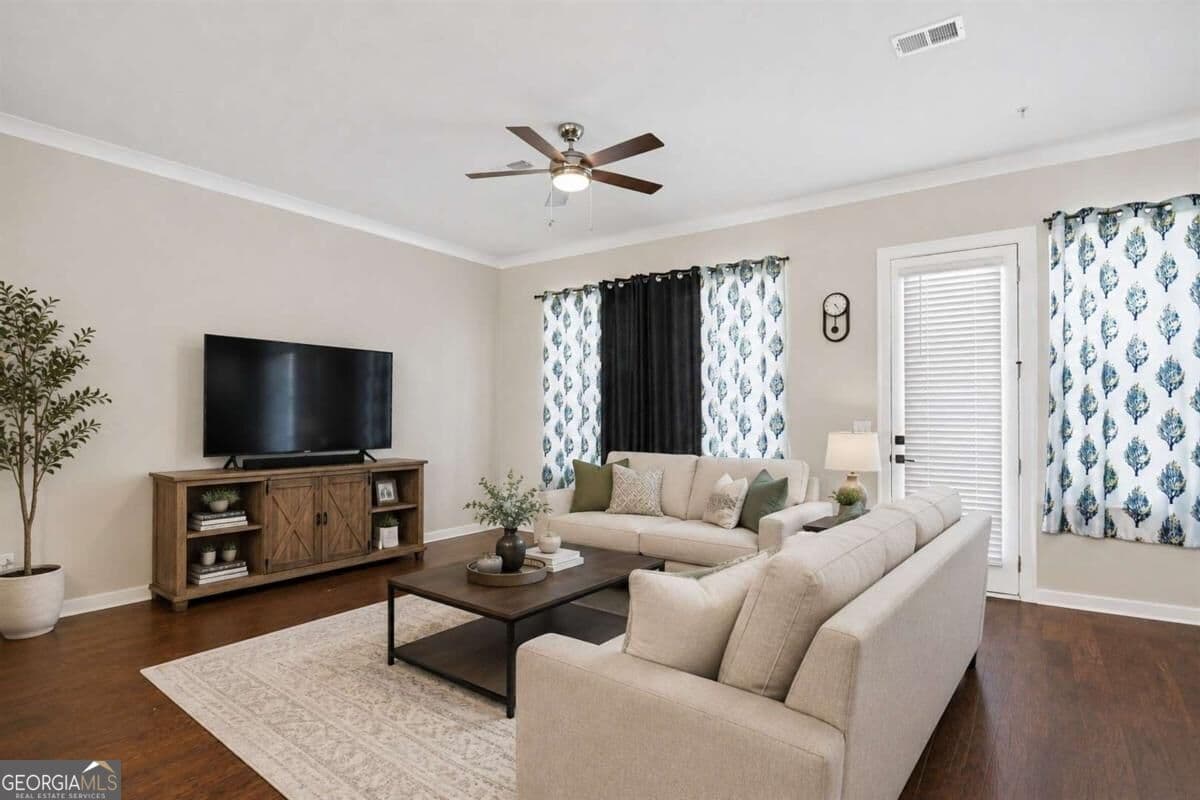 4 bedroom, 3.5 bathroom, 2,364 sq ft townhouse for sale at 495 Ashbury Drive, Roswell, GA 30076 — photo 5