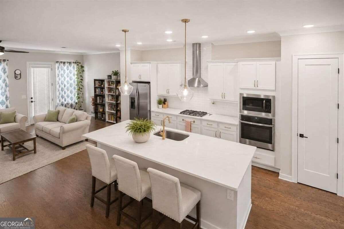 4 bedroom, 3.5 bathroom, 2,364 sq ft townhouse for sale at 495 Ashbury Drive, Roswell, GA 30076 — photo 9