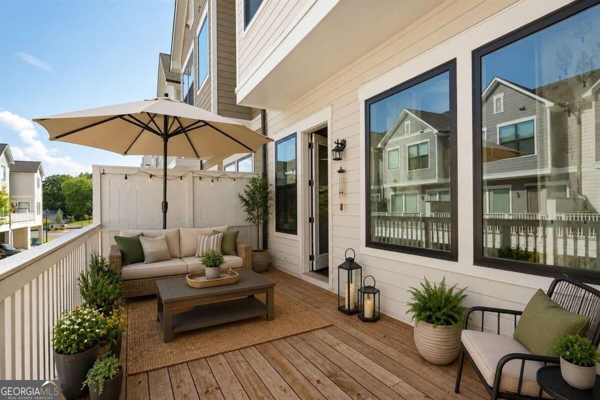 4 bedroom, 3.5 bathroom, 2,364 sq ft townhouse for sale at 495 Ashbury Drive, Roswell, GA 30076 — photo 8