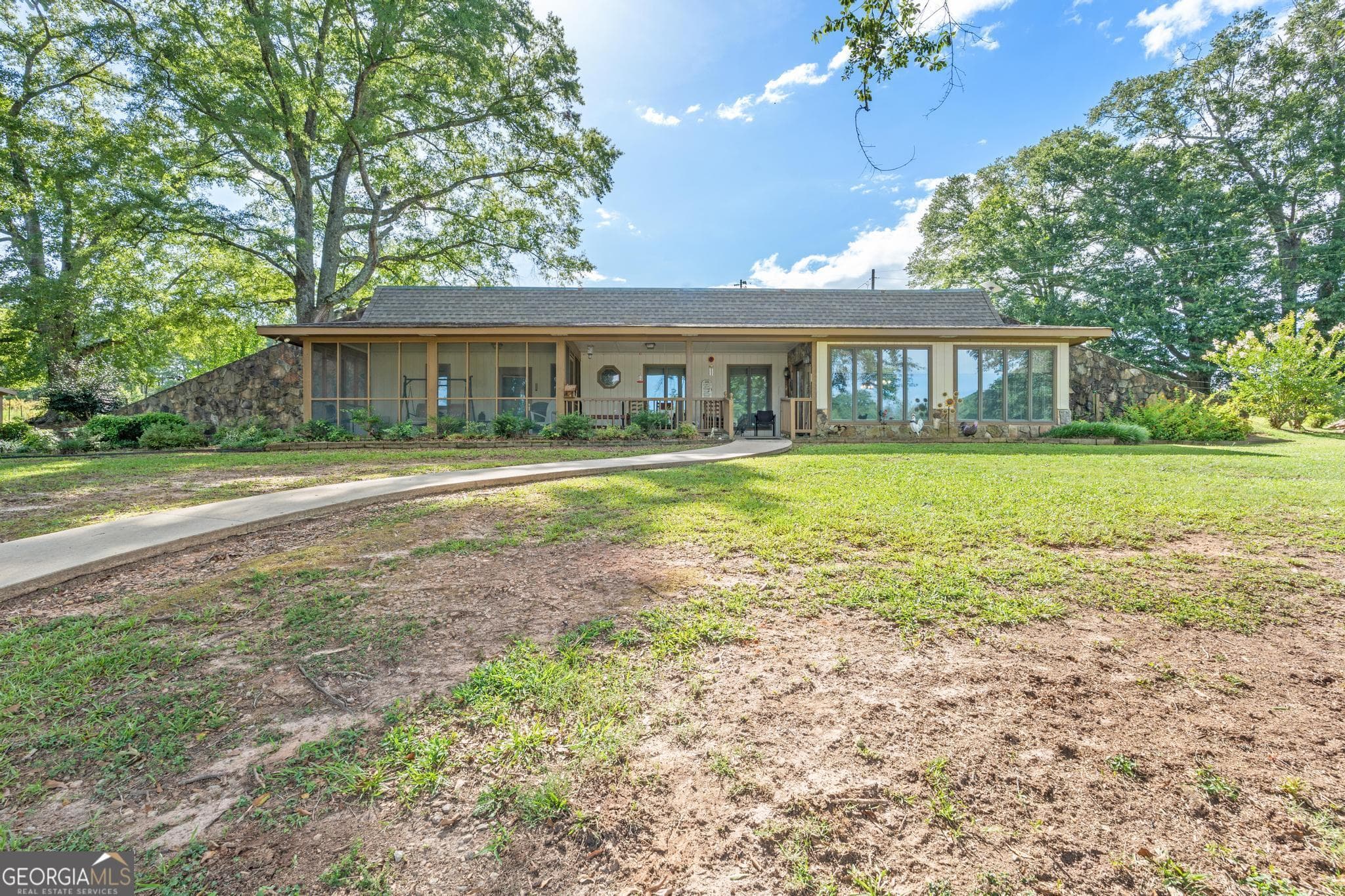 3 bedroom, 2 bathroom, 2,000 sq ft single family residence for sale at 818 McCrary Road, Molena, GA 30258 — photo 10