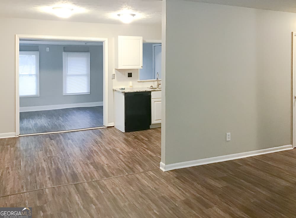3 bedroom, 2 bathroom, 1,332 sq ft single family residence for sale at 4666 Edwina Lane, Atlanta, GA 30331 — photo 6