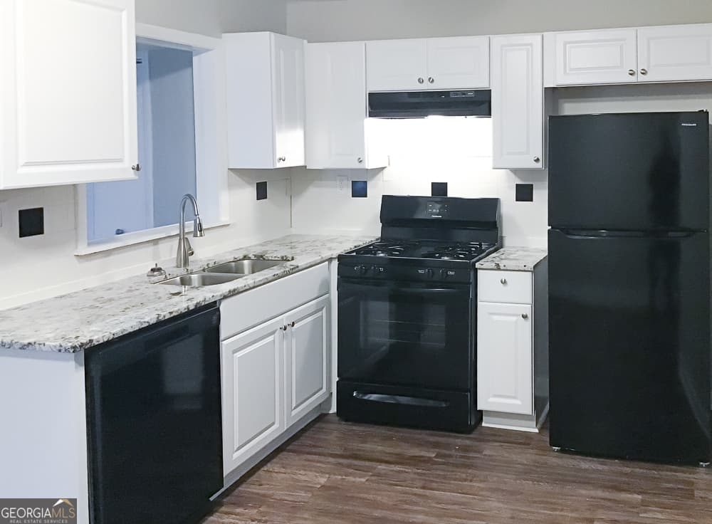 3 bedroom, 2 bathroom, 1,332 sq ft single family residence for sale at 4666 Edwina Lane, Atlanta, GA 30331 — photo 7