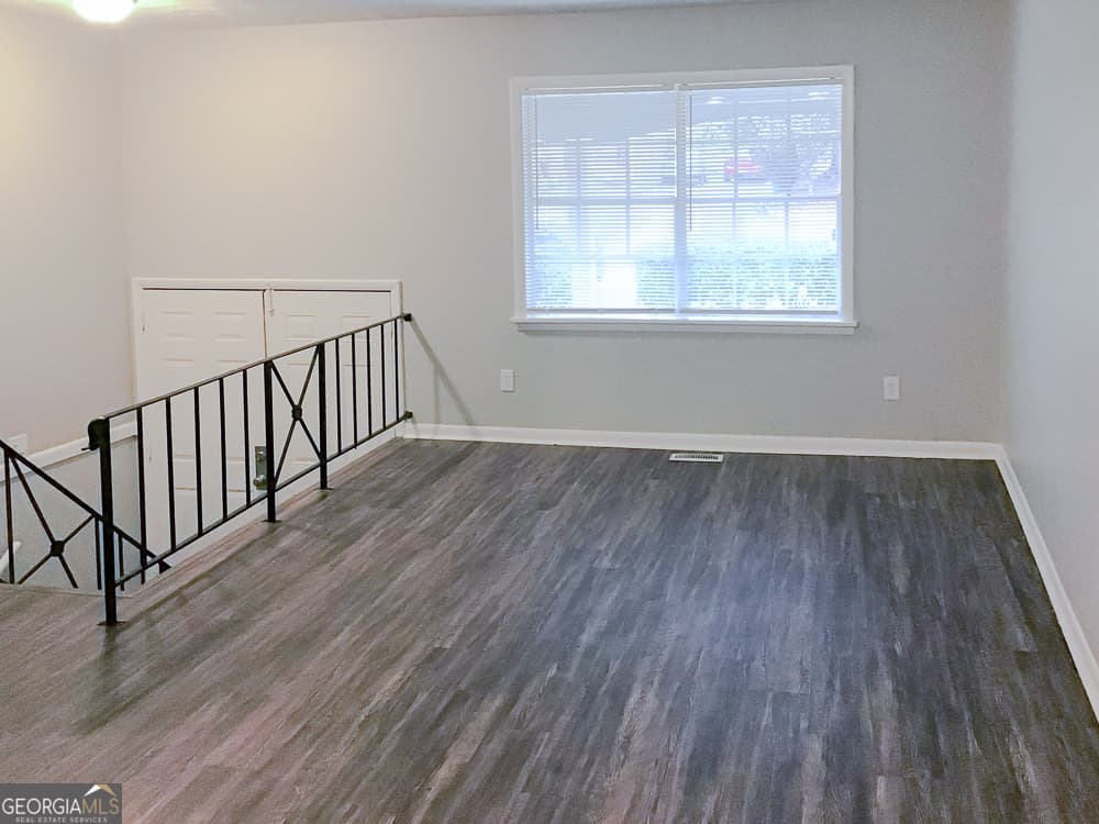 3 bedroom, 2 bathroom, 1,332 sq ft single family residence for sale at 4666 Edwina Lane, Atlanta, GA 30331 — photo 5
