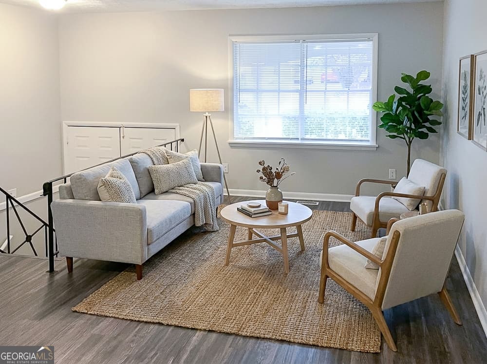3 bedroom, 2 bathroom, 1,332 sq ft single family residence for sale at 4666 Edwina Lane, Atlanta, GA 30331 — photo 4