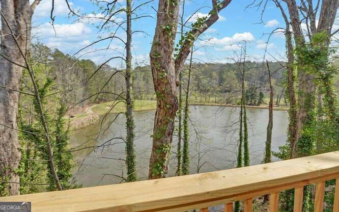 4 bedroom, 2.5 bathroom, 3,120 sq ft townhouse for sale at 390 Colony Cove, Alpharetta, GA 30022 — photo 3