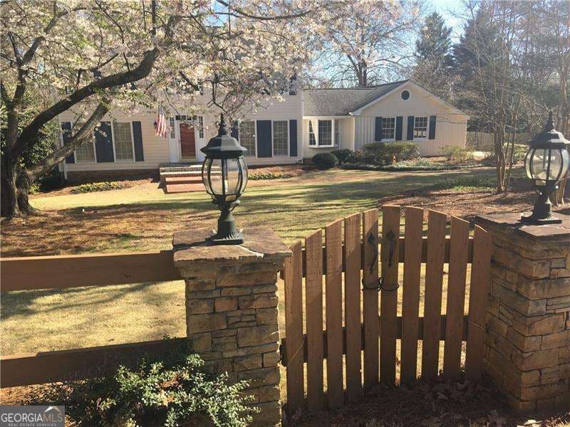 5 bedroom, 3.5 bathroom single family residence for rent at 1455 Spalding Drive, Sandy Springs, GA 30350 for $3,800 a month — photo 2