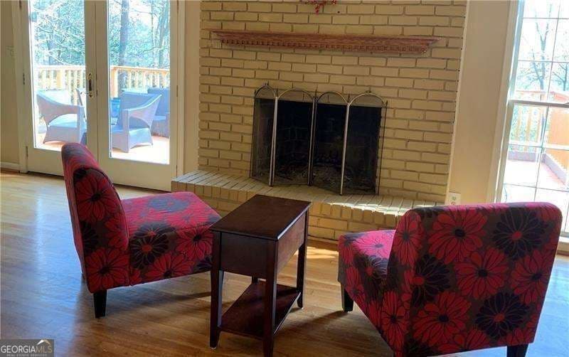 5 bedroom, 3.5 bathroom single family residence for rent at 1455 Spalding Drive, Sandy Springs, GA 30350 for $3,800 a month — photo 6