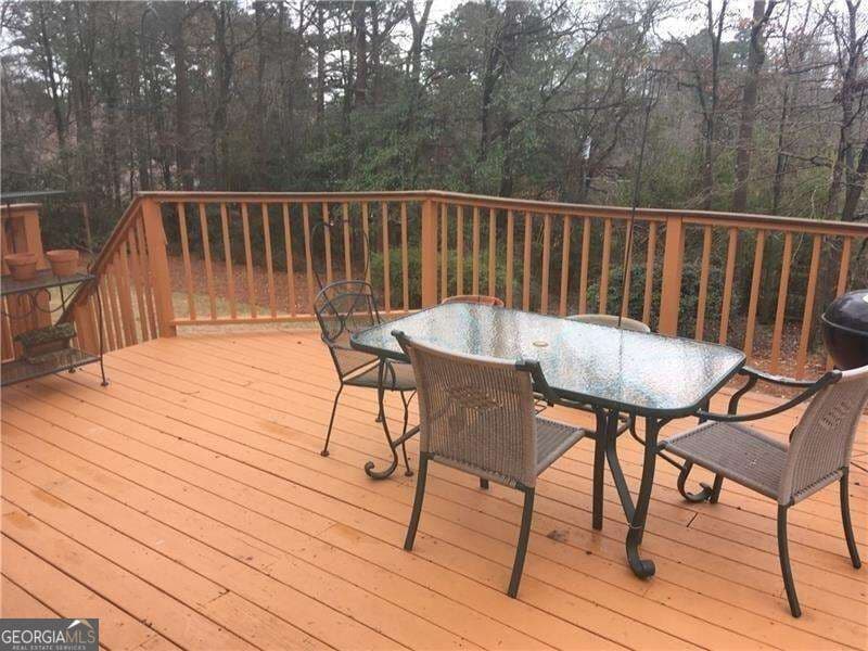 5 bedroom, 3.5 bathroom single family residence for rent at 1455 Spalding Drive, Sandy Springs, GA 30350 for $3,800 a month — photo 3