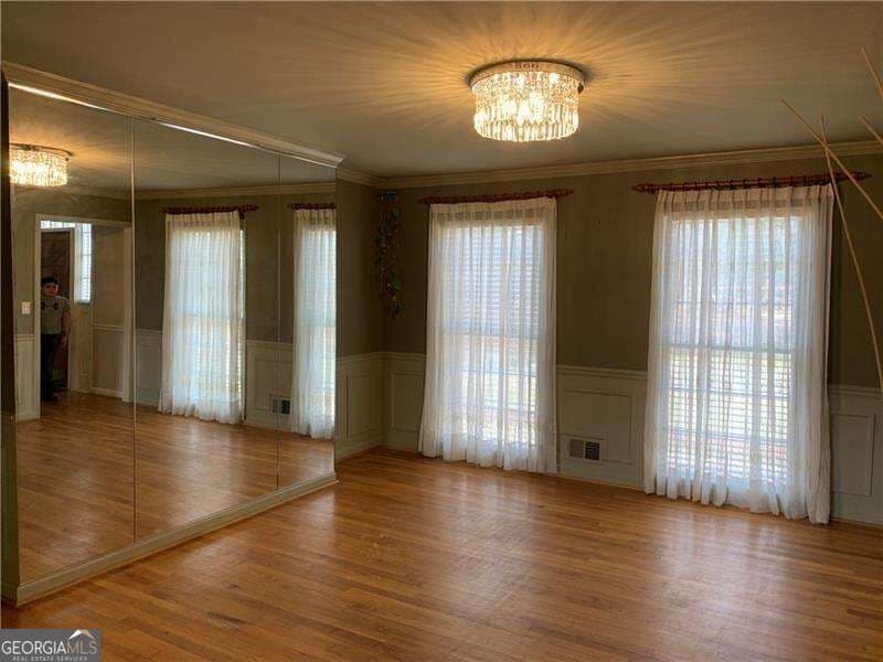 5 bedroom, 3.5 bathroom single family residence for rent at 1455 Spalding Drive, Sandy Springs, GA 30350 for $3,800 a month — photo 5