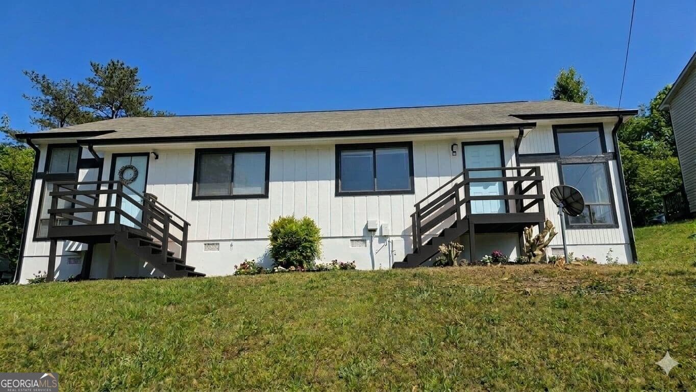 3 bedroom, 1 bathroom, 1,473 sq ft duplex for rent at 3975 Darryl Lane, Gainesville, GA 30506 for $1,750 a month