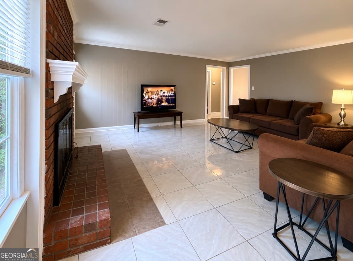 2 bedroom, 2 bathroom, 1,482 sq ft condominium for sale at 6354 Shannon Parkway 14F, Union City, GA 30291 — photo 2