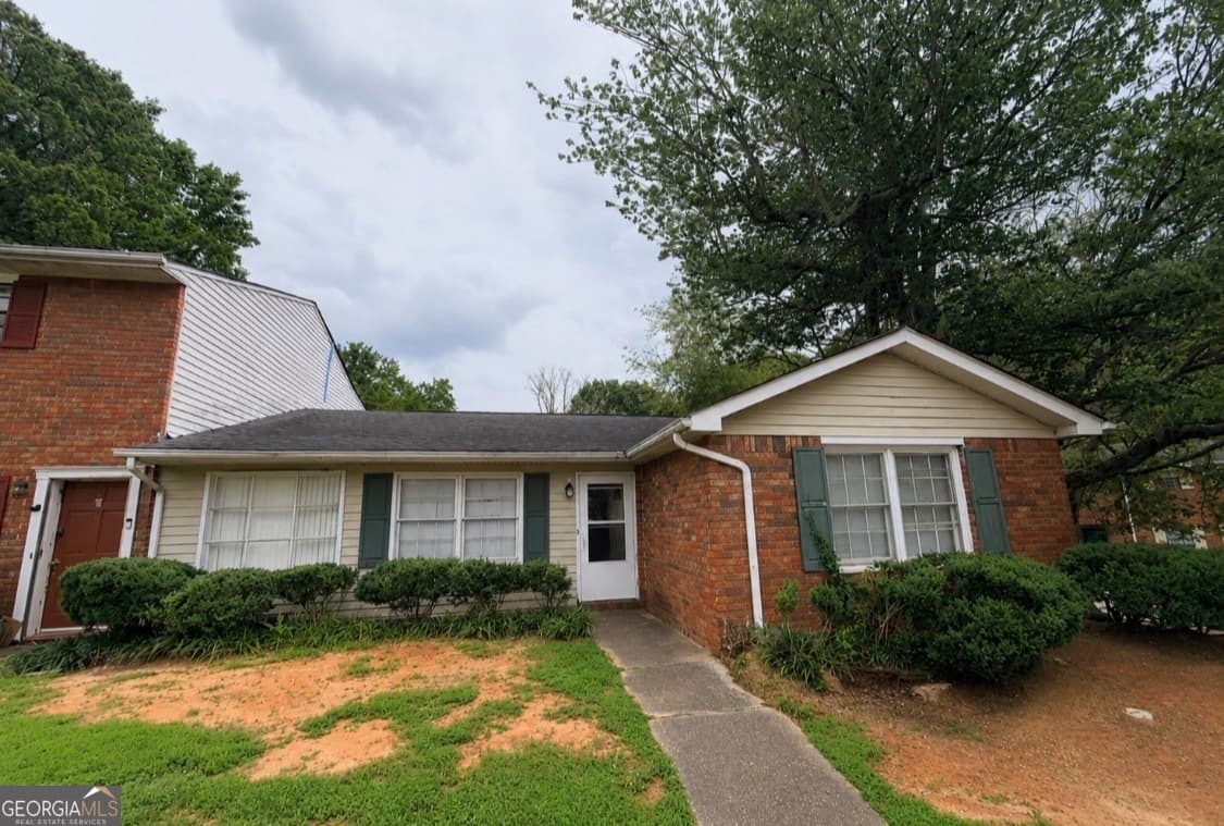 2 bedroom, 2 bathroom, 1,482 sq ft condominium for sale at 6354 Shannon Parkway 14F, Union City, GA 30291