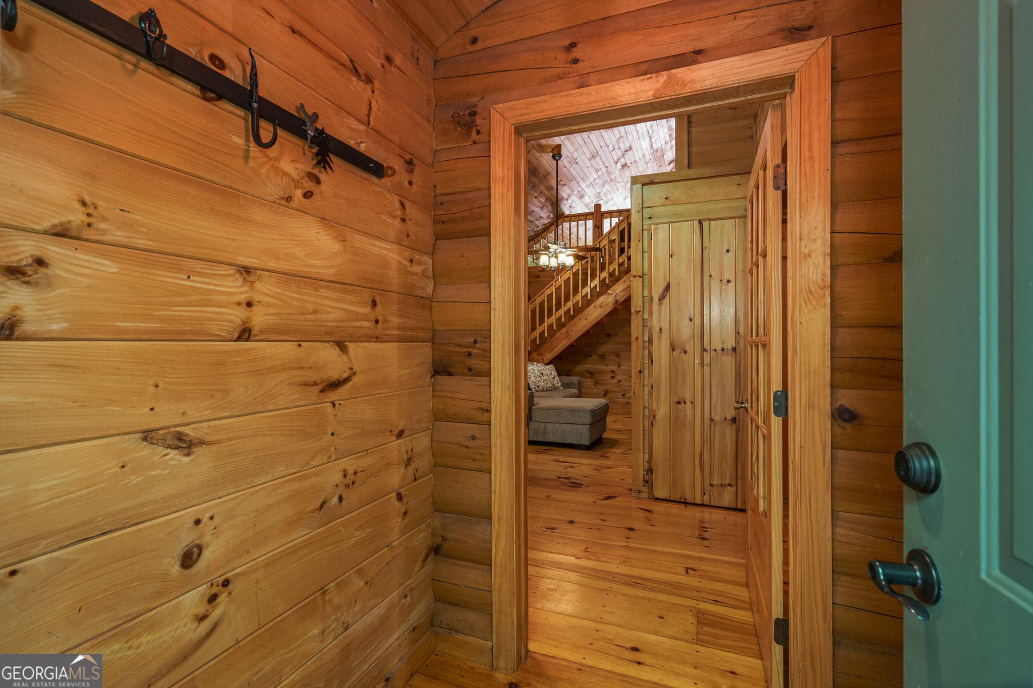 3 bedroom, 2 bathroom, 1,284 sq ft single family residence for sale at 211 Red Oak Forest Lane, Murphy, NC 28906 — photo 3