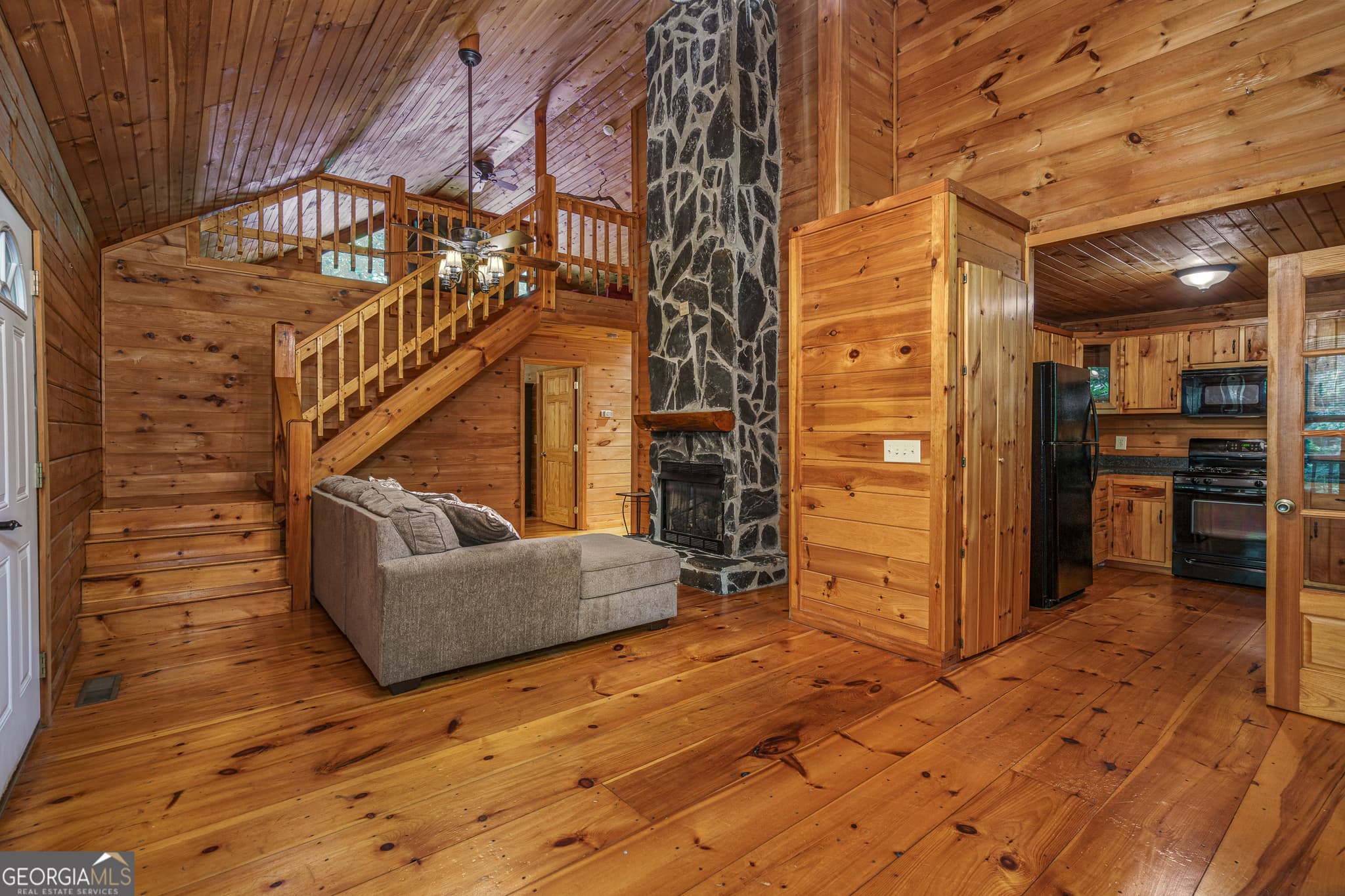 3 bedroom, 2 bathroom, 1,284 sq ft single family residence for sale at 211 Red Oak Forest Lane, Murphy, NC 28906 — photo 5
